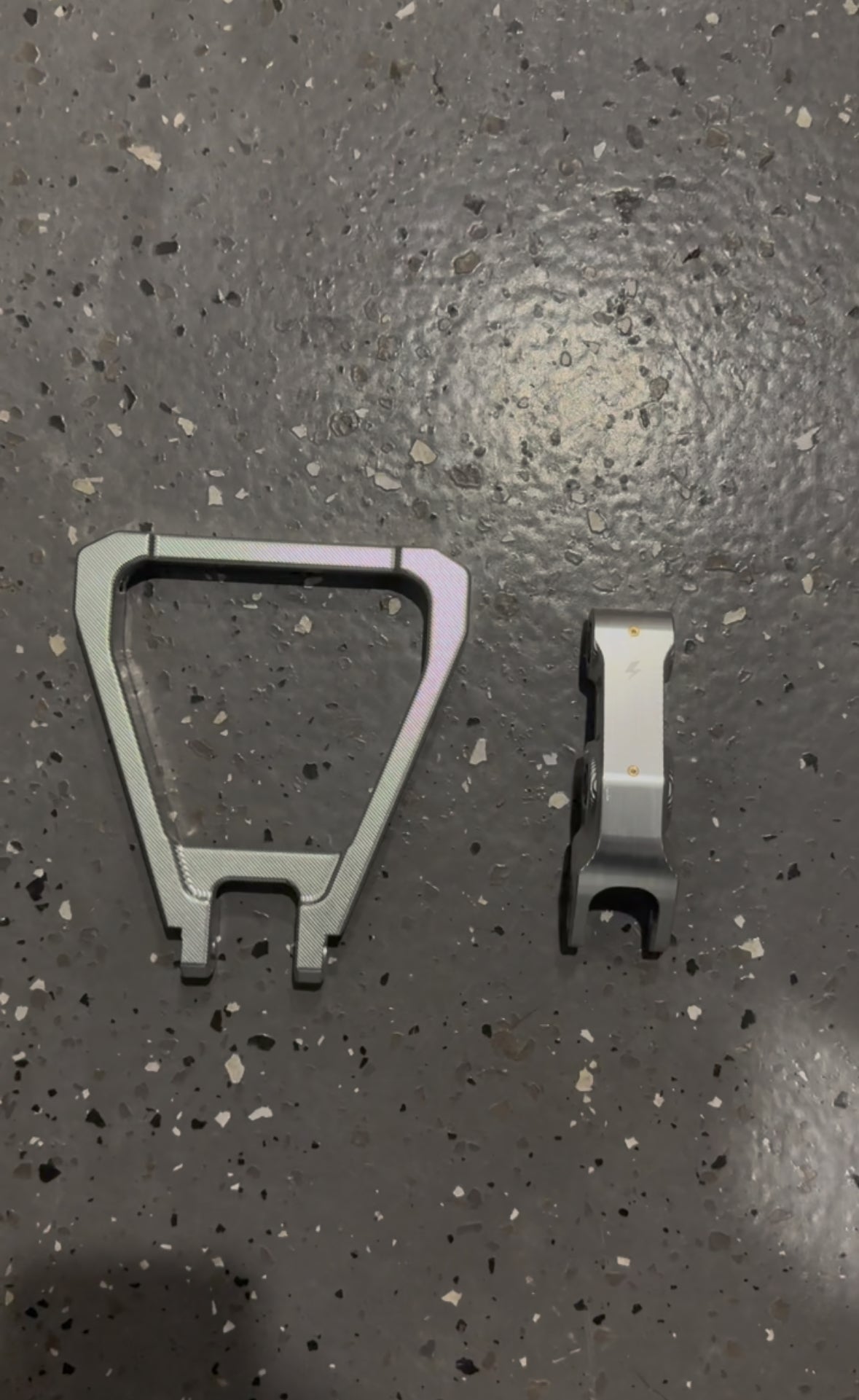 Suspension triangle and linkage